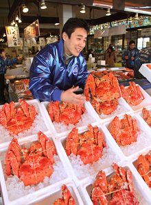 店頭のタラバガニ販売